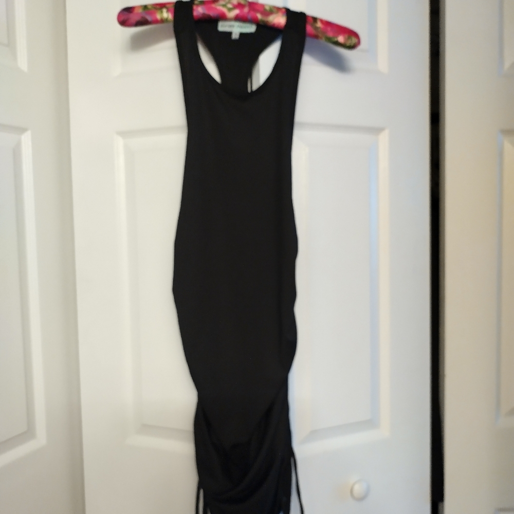 Clothes - Picture 3 of 16